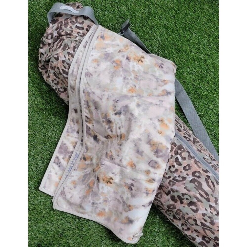 NWT Johnny Was Calme Tie Dye & Cheetah Yoga Towel+ Bag 20x39 114961
